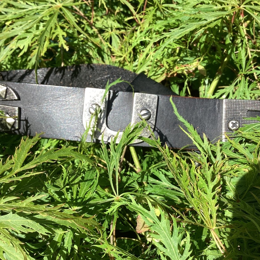 Vintage Old School Guess Black Leather Big Letter Belt - Picture 9 of 9